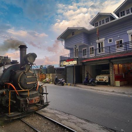 Hotel Hill Queen Near Sherpa Gumba Darjeeling Mall 5 Min Couple Friendly المظهر الخارجي الصورة