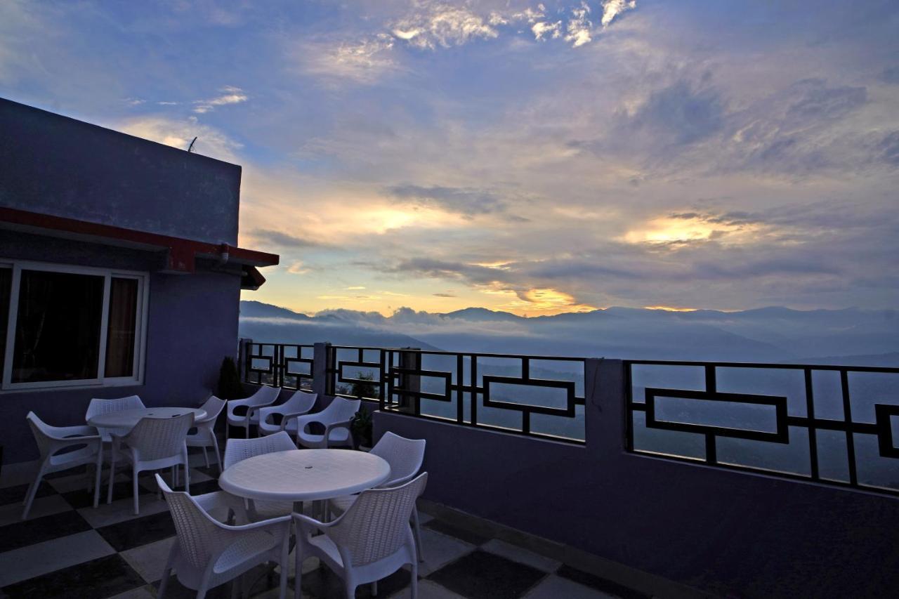 Hotel Hill Queen Near Sherpa Gumba Darjeeling Mall 5 Min Couple Friendly المظهر الخارجي الصورة