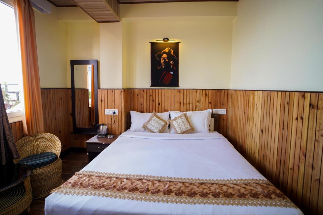Hotel Hill Queen Near Sherpa Gumba Darjeeling Mall 5 Min Couple Friendly المظهر الخارجي الصورة