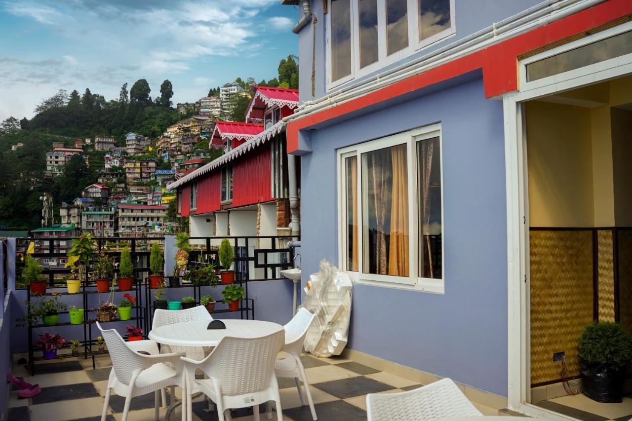 Hotel Hill Queen Near Sherpa Gumba Darjeeling Mall 5 Min Couple Friendly المظهر الخارجي الصورة