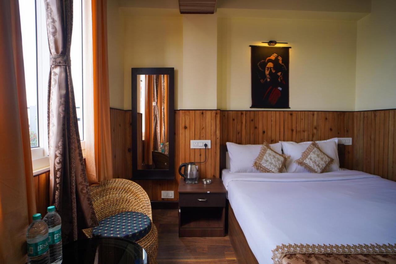 Hotel Hill Queen Near Sherpa Gumba Darjeeling Mall 5 Min Couple Friendly المظهر الخارجي الصورة