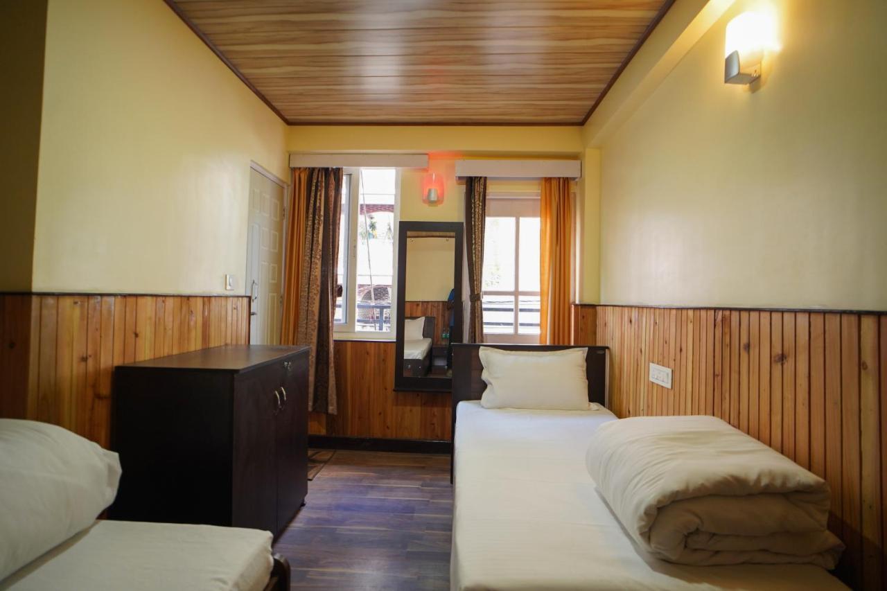 Hotel Hill Queen Near Sherpa Gumba Darjeeling Mall 5 Min Couple Friendly المظهر الخارجي الصورة