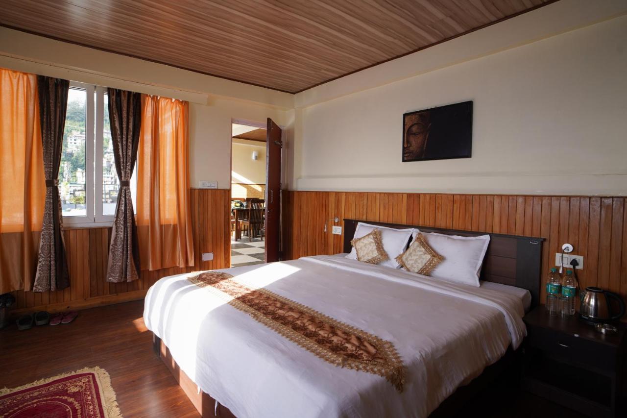 Hotel Hill Queen Near Sherpa Gumba Darjeeling Mall 5 Min Couple Friendly المظهر الخارجي الصورة