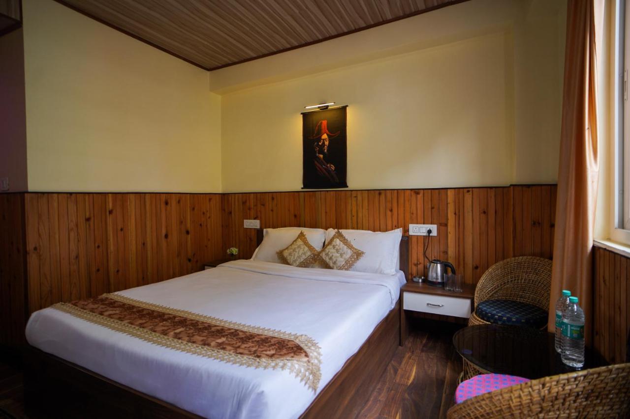 Hotel Hill Queen Near Sherpa Gumba Darjeeling Mall 5 Min Couple Friendly المظهر الخارجي الصورة