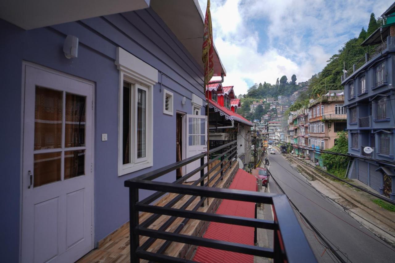 Hotel Hill Queen Near Sherpa Gumba Darjeeling Mall 5 Min Couple Friendly المظهر الخارجي الصورة