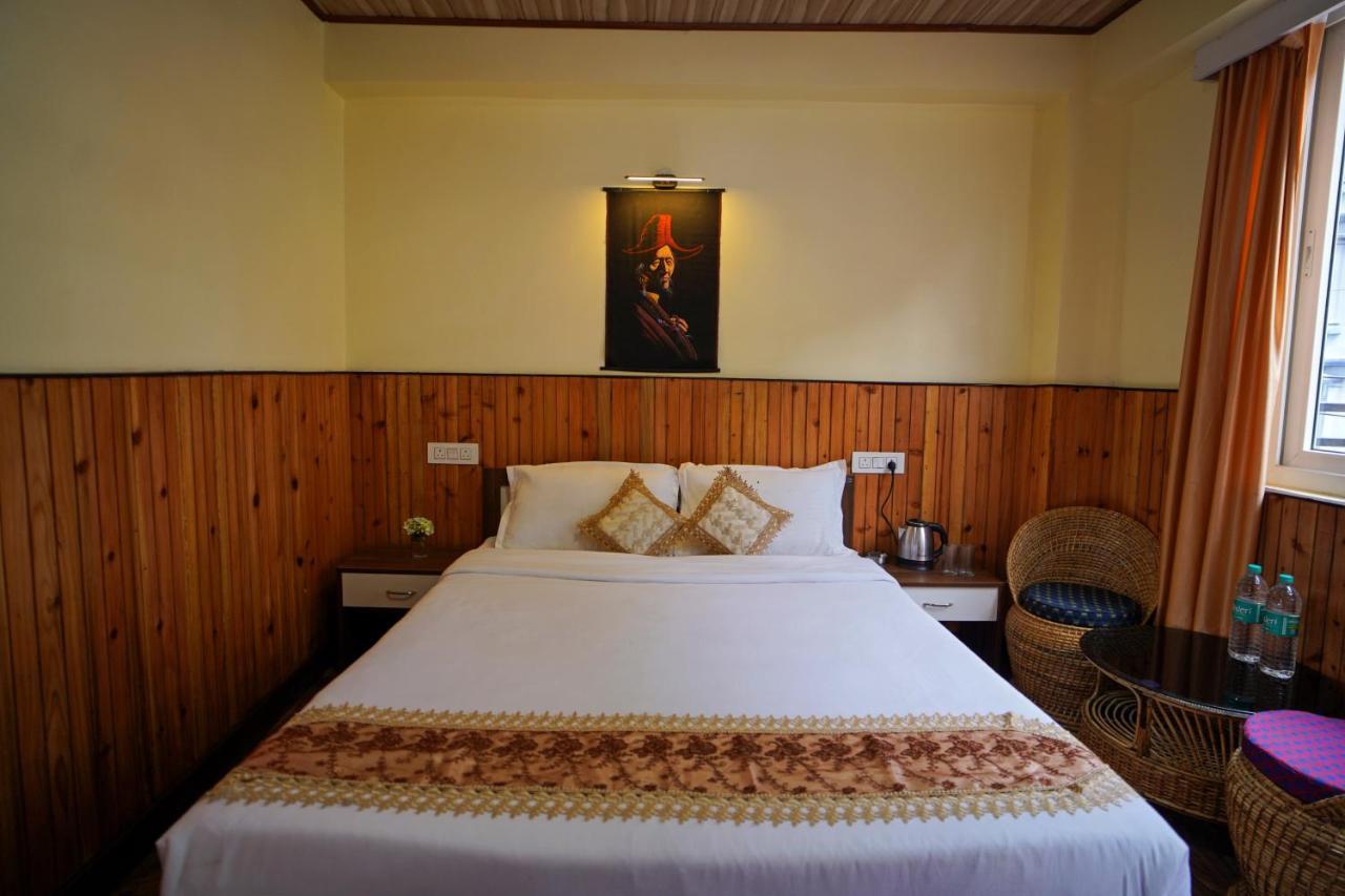 Hotel Hill Queen Near Sherpa Gumba Darjeeling Mall 5 Min Couple Friendly المظهر الخارجي الصورة