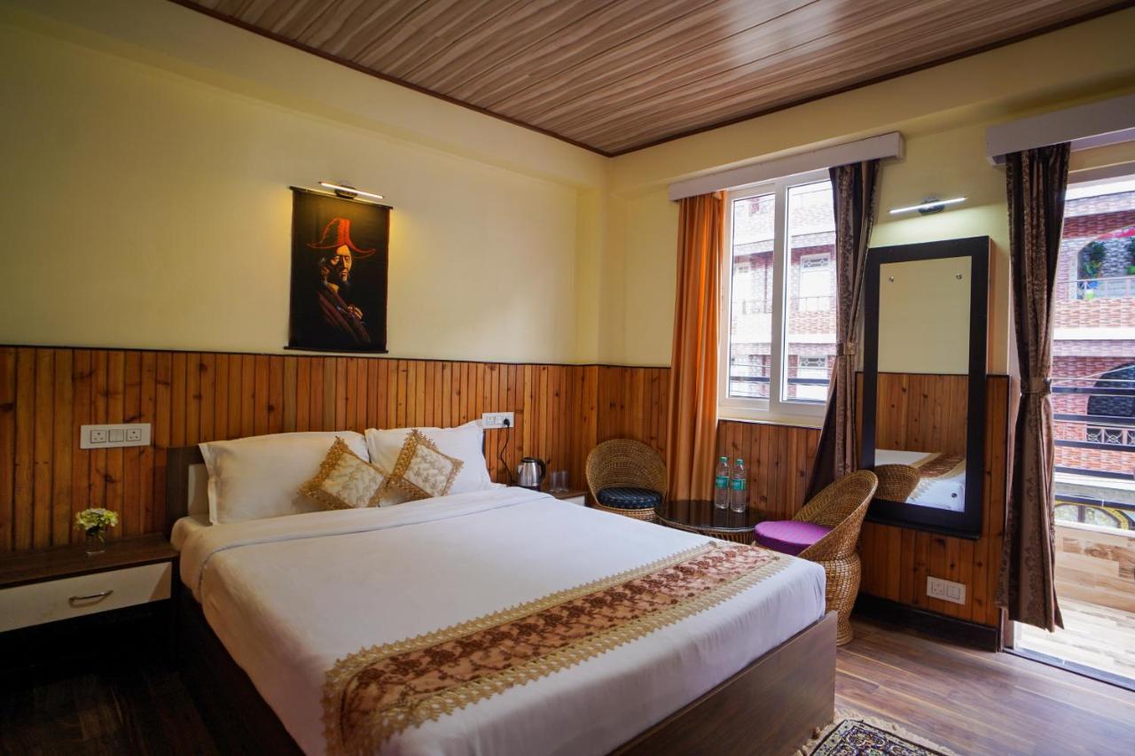 Hotel Hill Queen Near Sherpa Gumba Darjeeling Mall 5 Min Couple Friendly المظهر الخارجي الصورة