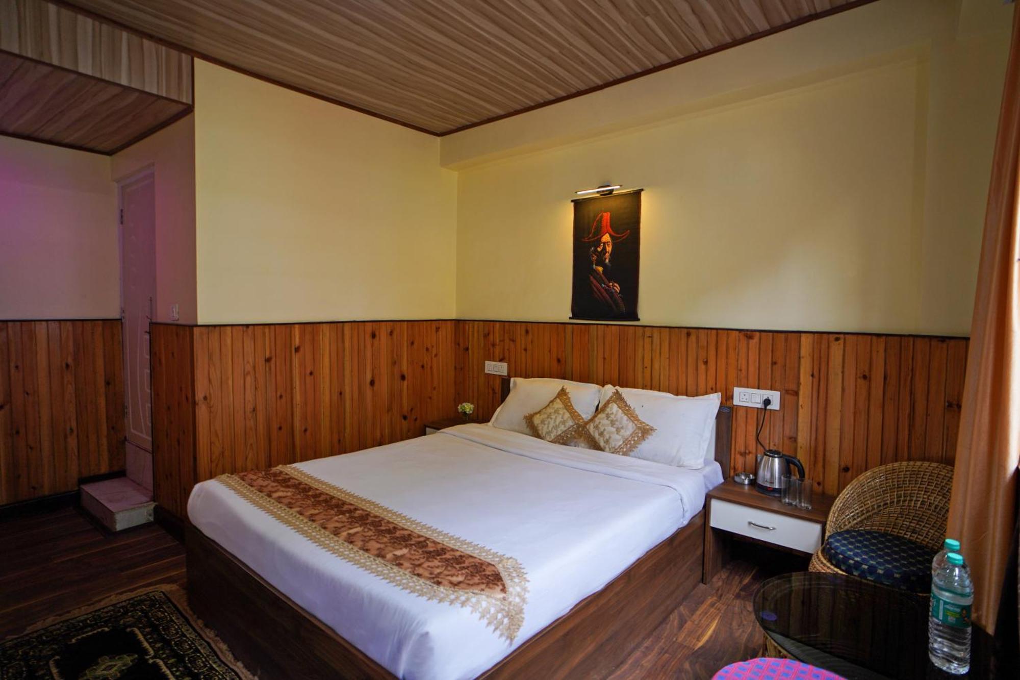Hotel Hill Queen Near Sherpa Gumba Darjeeling Mall 5 Min Couple Friendly المظهر الخارجي الصورة