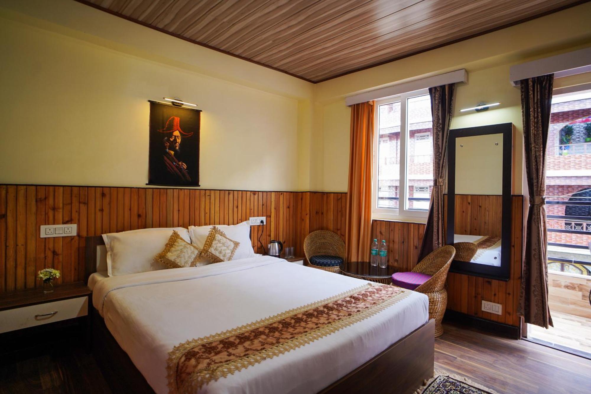 Hotel Hill Queen Near Sherpa Gumba Darjeeling Mall 5 Min Couple Friendly المظهر الخارجي الصورة